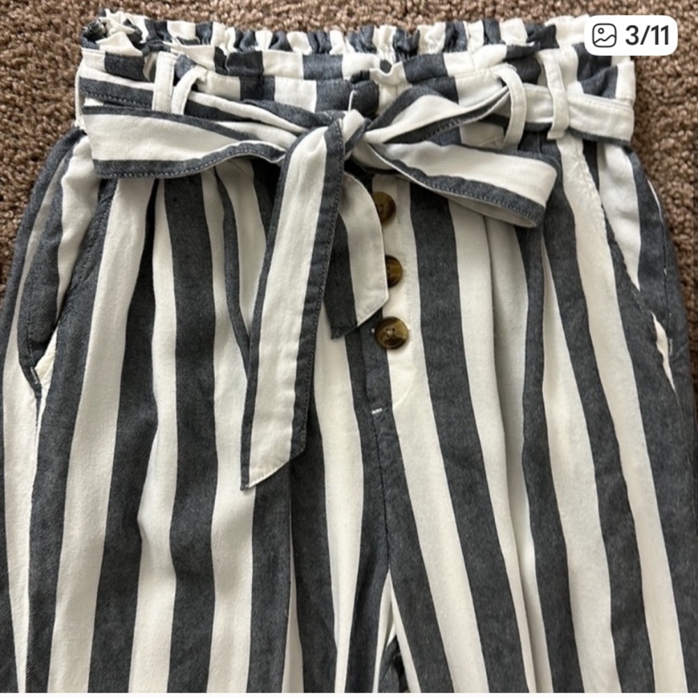 American Eagle Outfitters paper bag soft pants